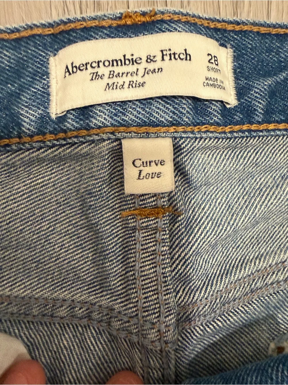 Abercrombie & Fitch Relaxed Boyfriend Jeans in Medium Blue
